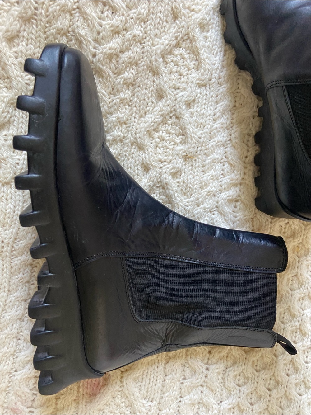 Donald J. Pliner Black Leather Lug-Sole Chelsea Boots 7.5 - Picture 9 of 16